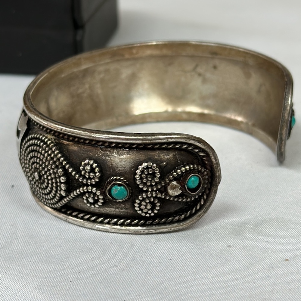 Vintage Silvertone Om Mani Padme Hum cuff bracelet - Picture 4 of 11